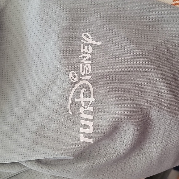 Run Disney Walt Disney World 2021 Half Marathon Women's Medium Long Sleeve Gray - Picture 6 of 6